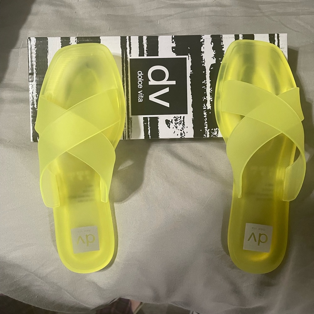 Dolce vita sandals